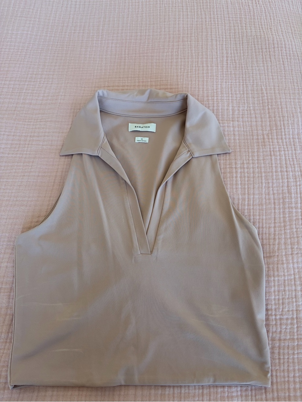 Aritzia Babaton Sleeveless V-Neck Collared Top — Pink
